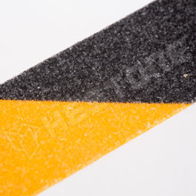 H11087B / Ragasztószalag - csúszásmentes - 5 m x 25 mm - sárga / fekete (11087B / HANDY)